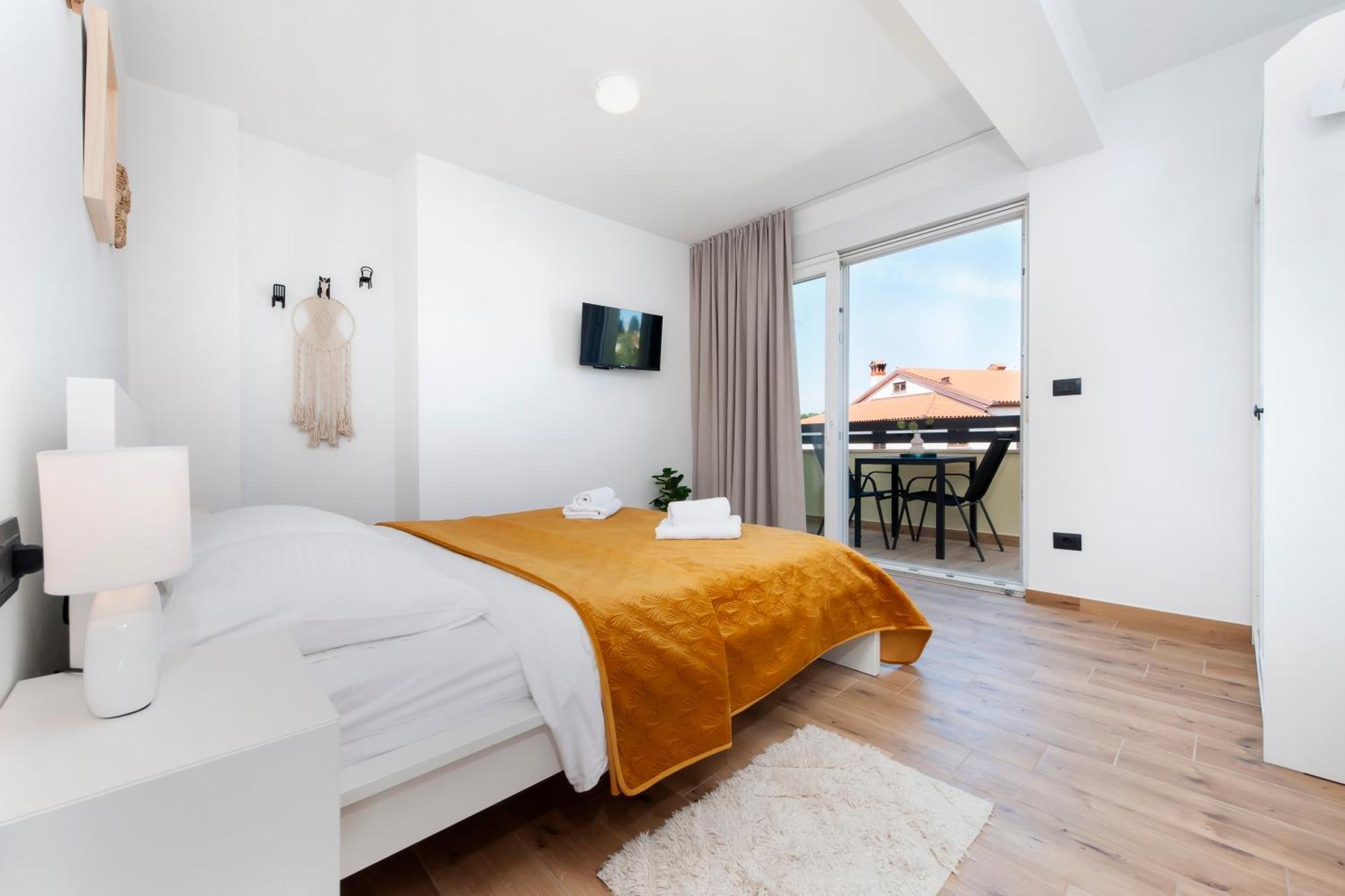 Sunrise & Sunset Apartman *