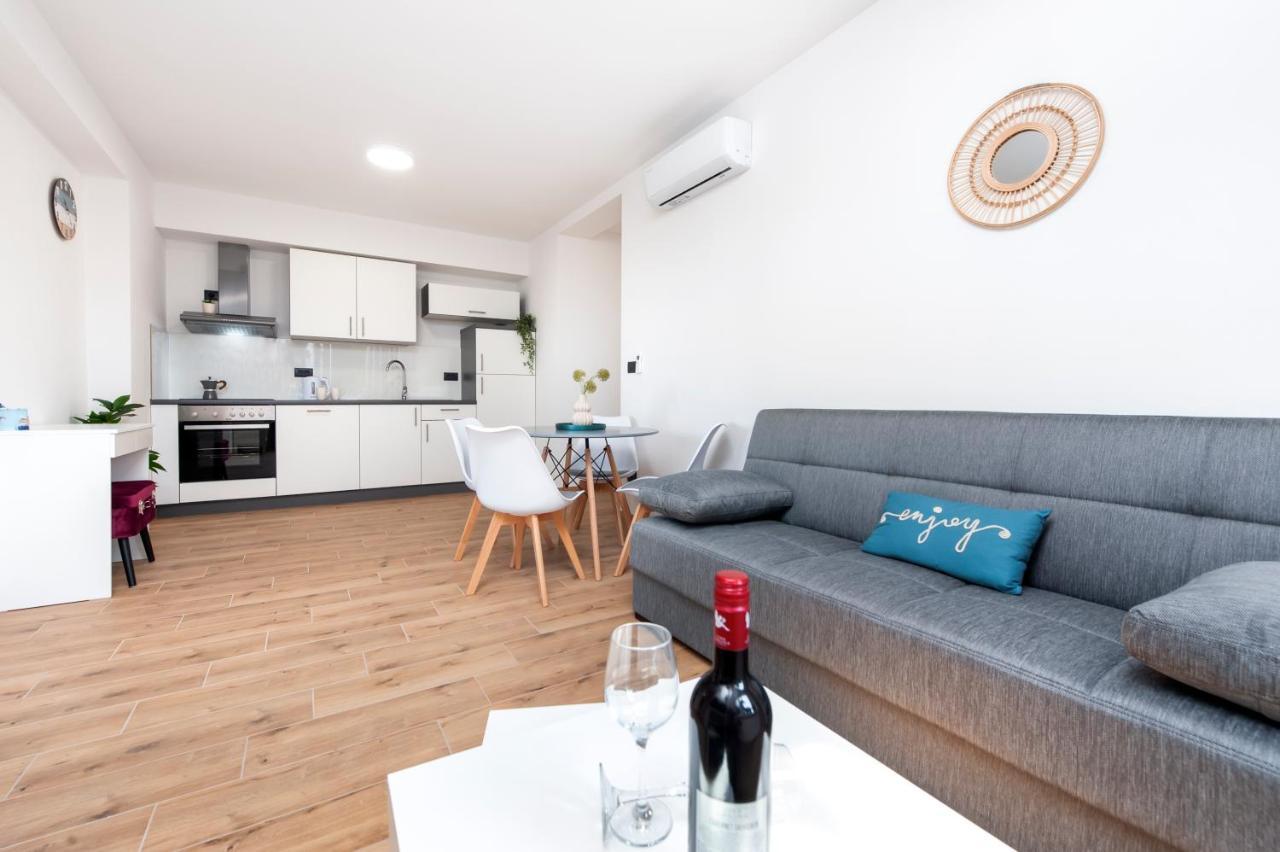 Sunrise & Sunset Apartment