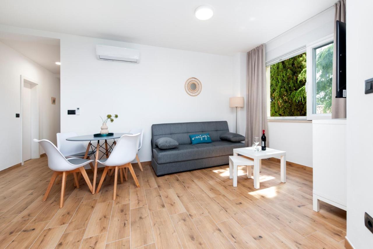 Sunrise & Sunset Apartment *
