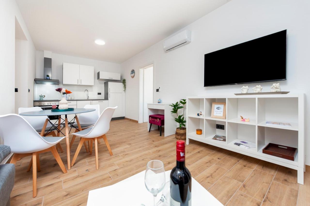 Sunrise & Sunset Apartment *